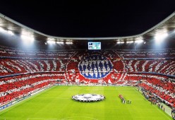 FIFA转播权争议-库里归来首战封神，FPX主场沸腾如海